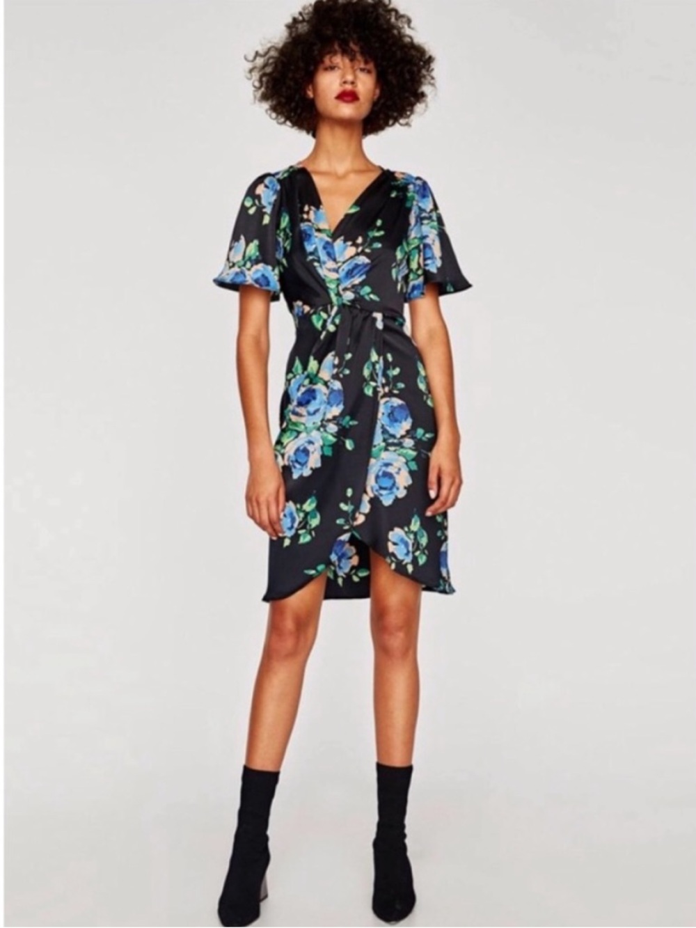 Zara Women’s Black Knotted Satin Floral Print Dress